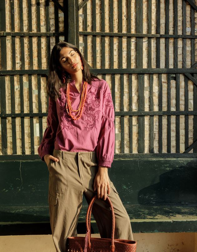 Monsoon toniškai išsiuvinėtas tvarios medvilnės viršutinis viršus moterys violetinė (alyvinė) apranga DPXBJ739