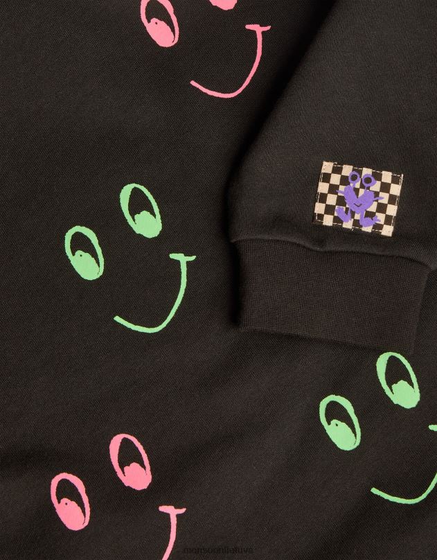 Monsoon tamsoje švytintis gobtuvas mergina juodas apranga DPXBJ1594